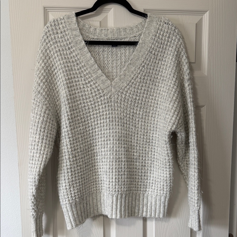 American Eagle Outfitters V-Neck Sweater